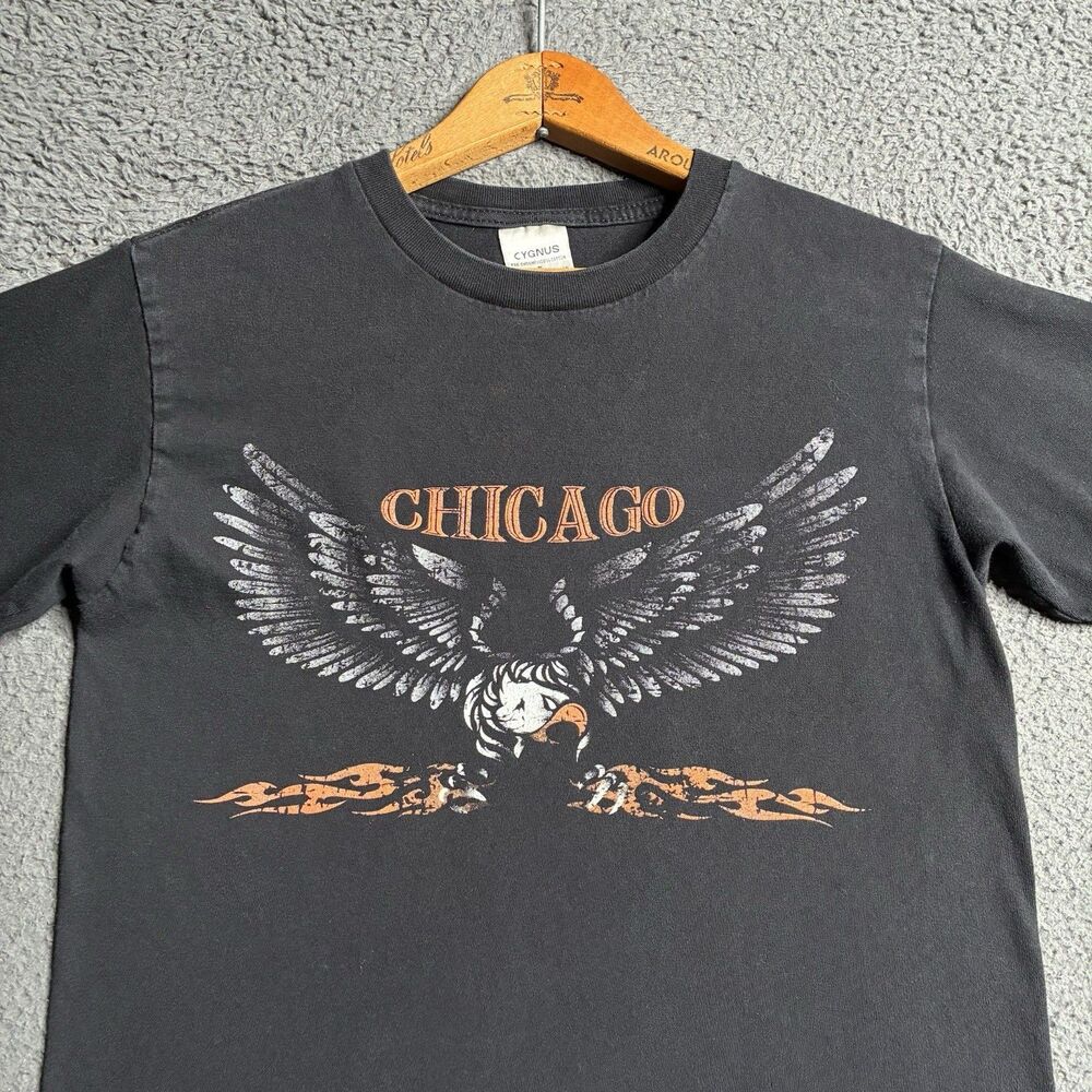 Vintage Y2K Chicago Band Tour Concert T Shirt Small Eagle Graphic Cygnus Flames